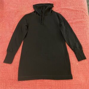 Joe Fresh women’s size small Black tunic sweater Top with loose turtleneck